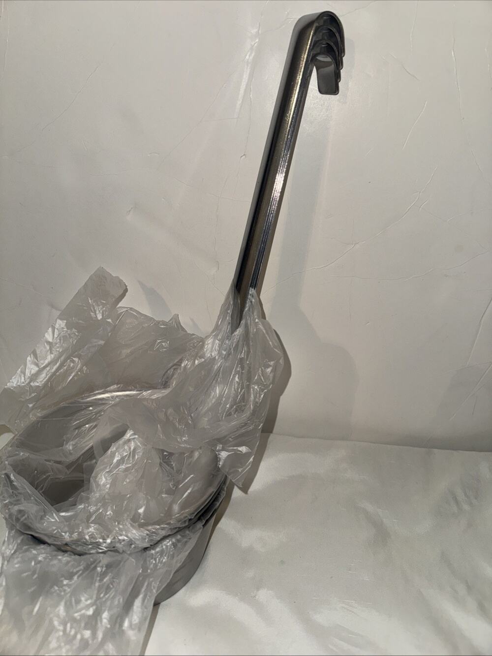 Vollrath 58700 S/S Hooked Handle 1 Quart Graduated Dipper lot 4
